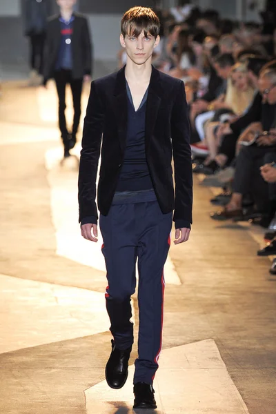 Look 1